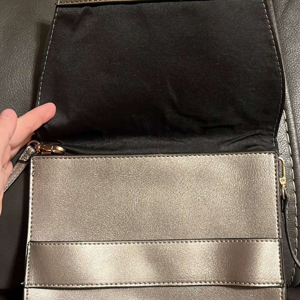 Purse - Picture 2 of 3